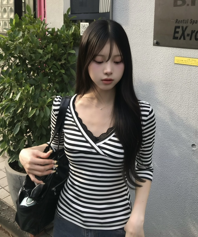 크로스넥 스트라이프 슬림 티셔츠 아이보리