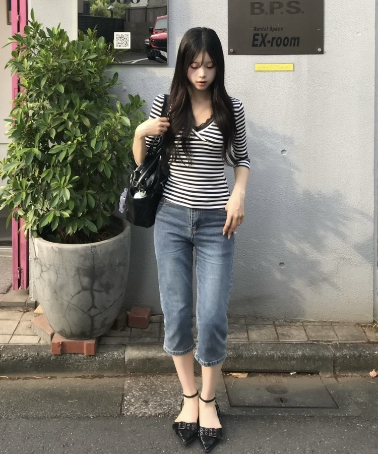 크로스넥 스트라이프 슬림 티셔츠 아이보리