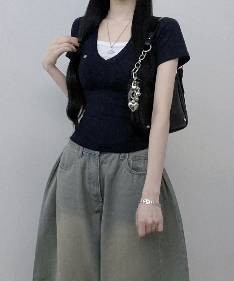 브이넥와펜배색레이어드슬림말라핏반팔티셔츠 네이비