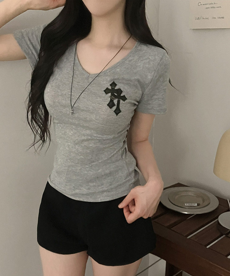 호러 카모 십자가 패치 브이넥 옆셔링 반팔 티셔츠 그레이
