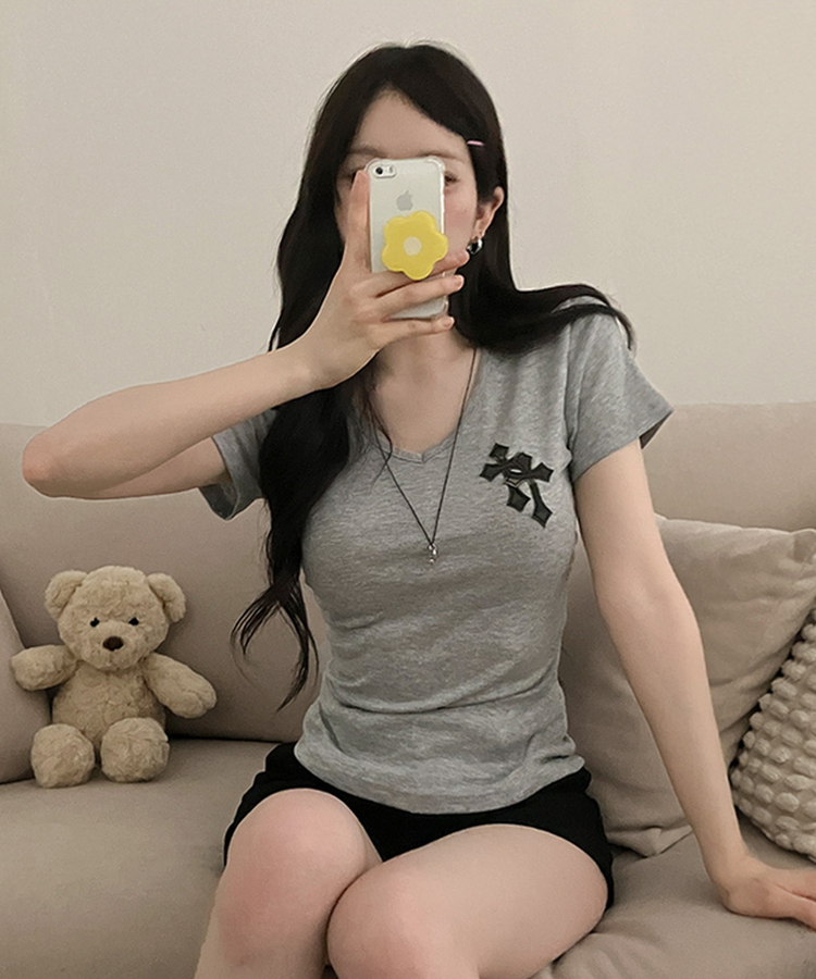 호러 카모 십자가 패치 브이넥 옆셔링 반팔 티셔츠 그레이