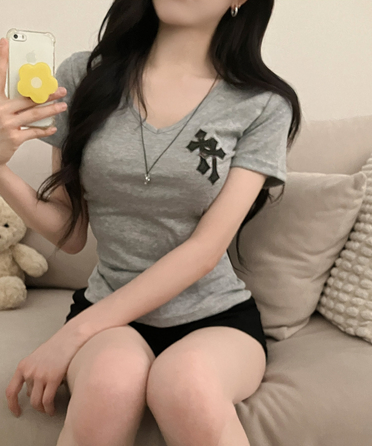 호러 카모 십자가 패치 브이넥 옆셔링 반팔 티셔츠 그레이