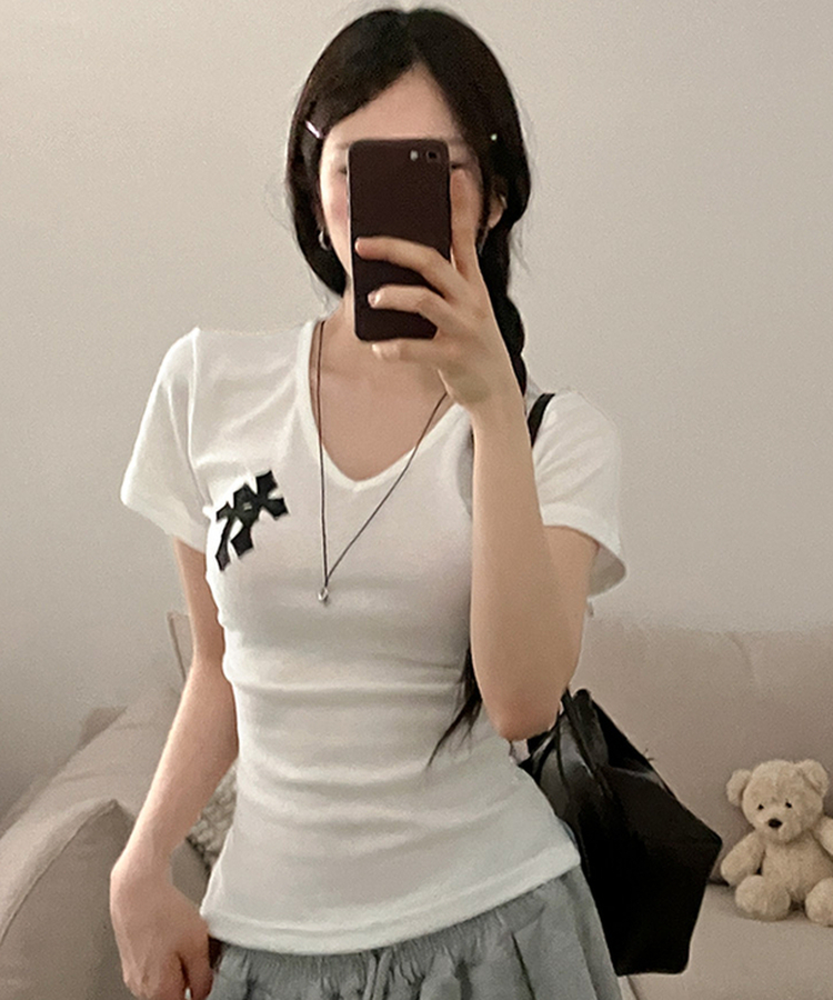 호러 카모 십자가 패치 브이넥 옆셔링 반팔 티셔츠 아이보리