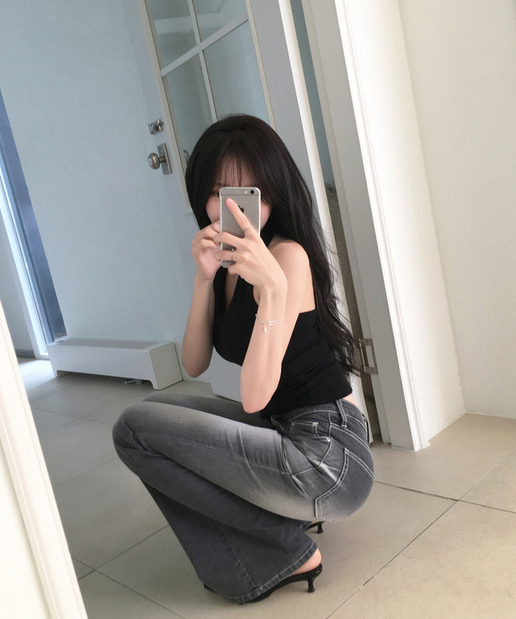 체브 스판 홀터넥 나시 민소매 슬리브리스 모달 레이어드 슬림핏 여리여리 데이트룩 사계절이너 여름신상여름나시 블랙