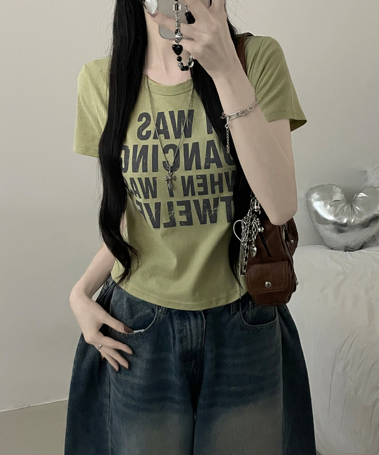 댄싱레터링프린팅라운드세미크롭반팔티 연두