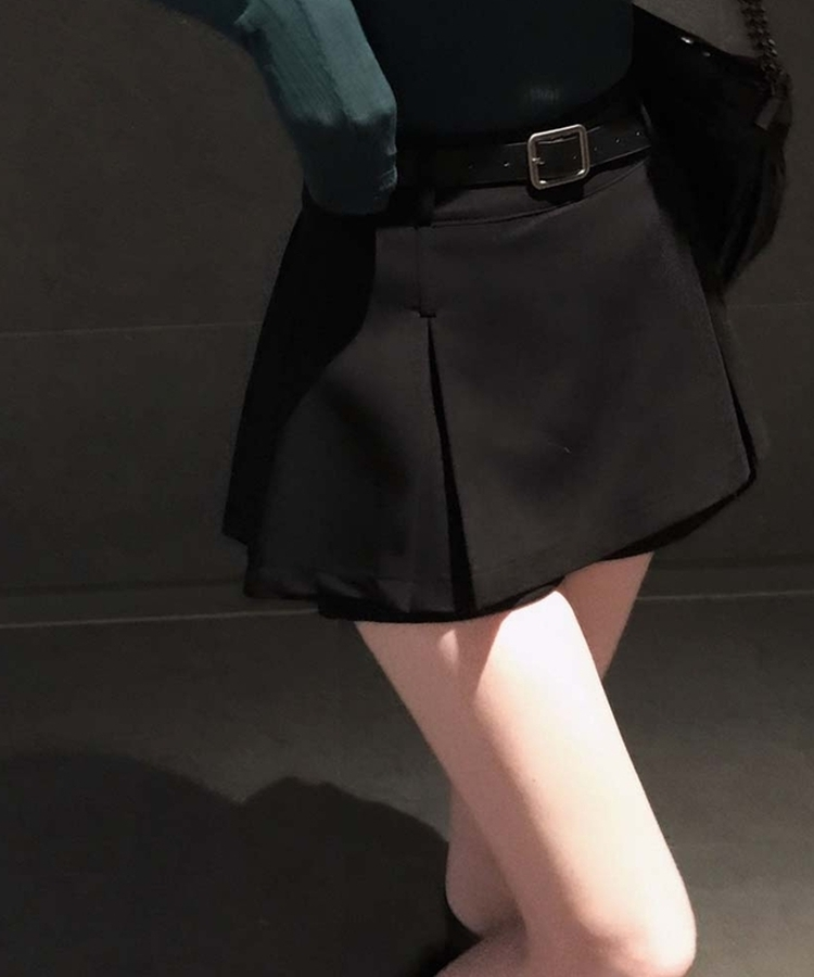 앞뒤가 다른 플리츠 디자인2텐더 A라인 플리츠 미니 치마바지 스커트 블랙