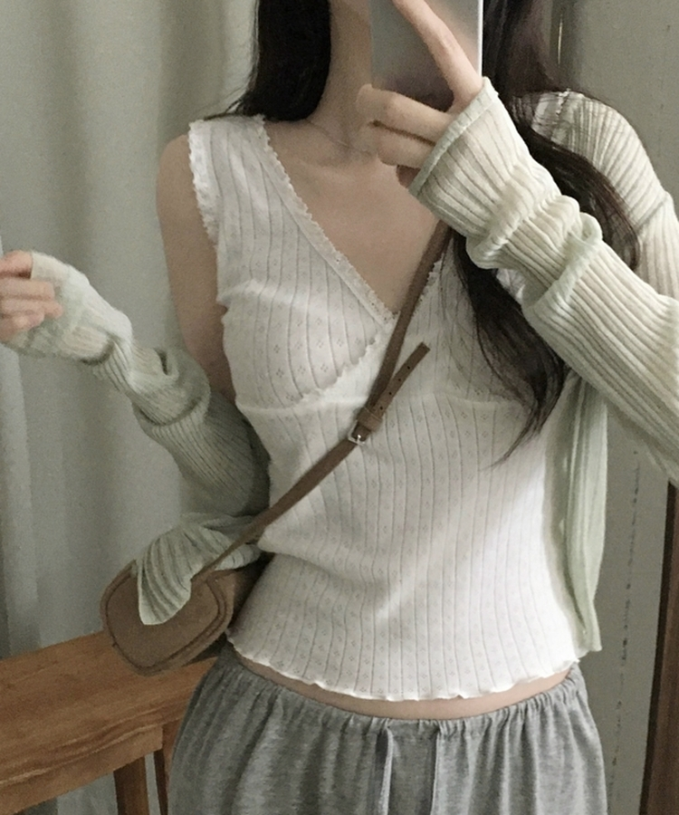 그린티 레이스 펀칭 랩 브이넥 나시 슬리브리스 3color 아이보리