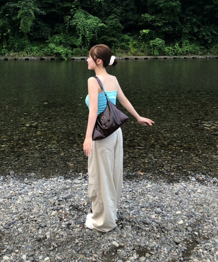 レザーバックルショルダーバッグ BROWN