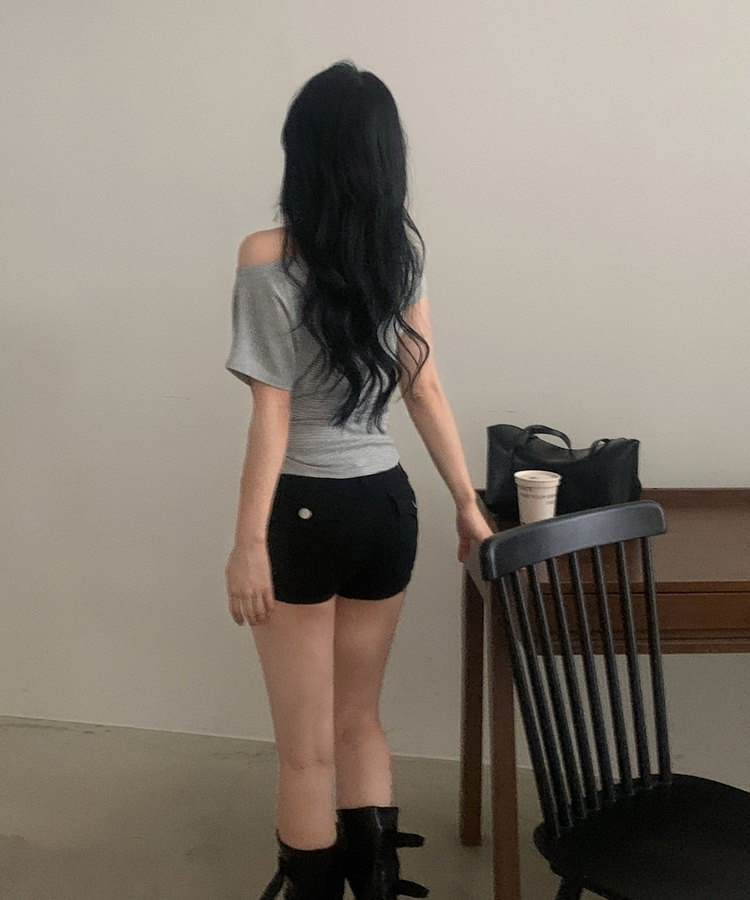 모브 스트라이프 버튼 반팔티셔츠오프숄더 3color 그레이