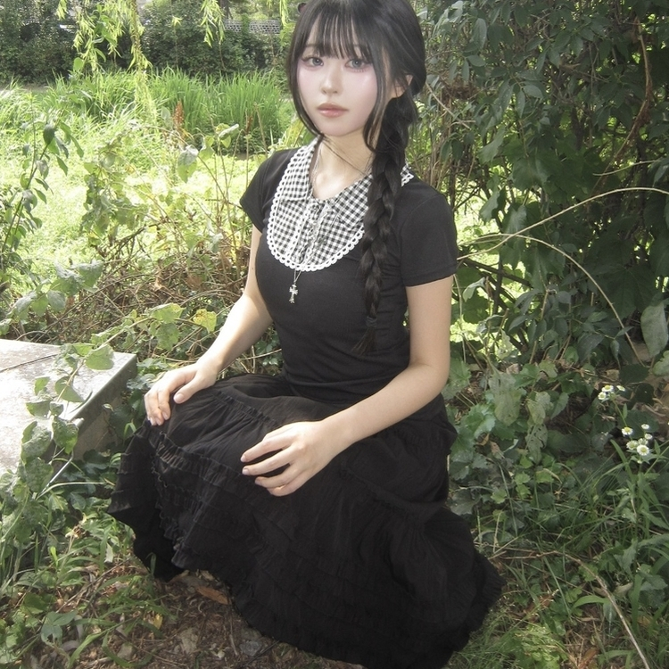 빈티지 레이스 러플 버튼 배색 반팔 티셔츠 블랙