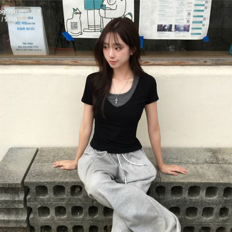 쫀쫀 브이디 레이어드 브이넥 홀터 나시 여름 반팔 티셔츠 허리잘록 일체형 반팔티 세미크롭 슬림핏 데일리 상의 4color 블랙