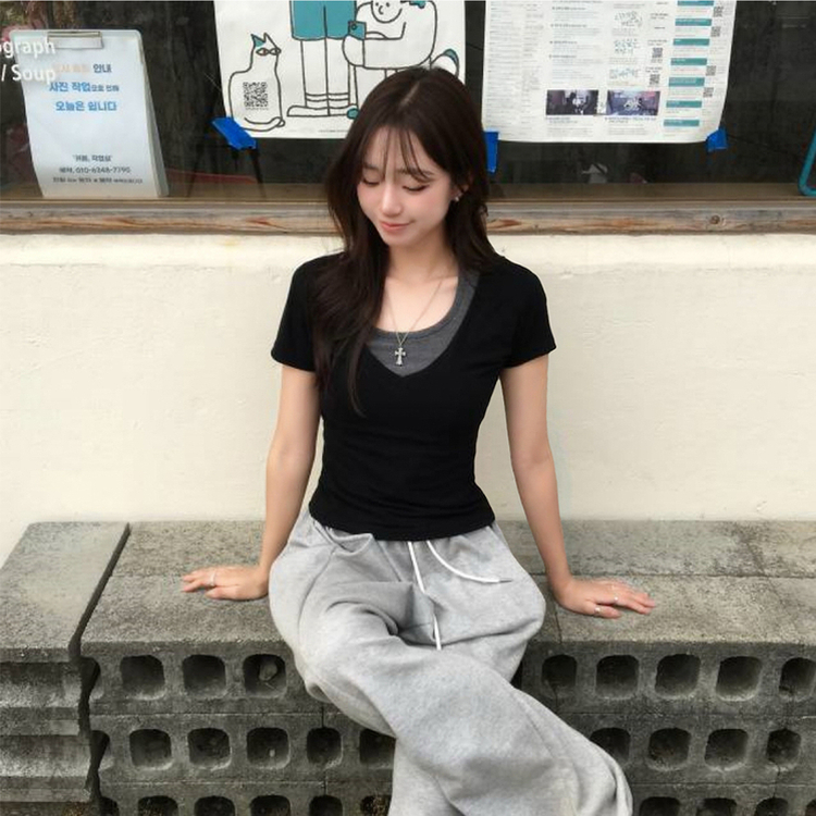 쫀쫀 브이디 레이어드 브이넥 홀터 나시 여름 반팔 티셔츠 허리잘록 일체형 반팔티 세미크롭 슬림핏 데일리 상의 4color 블랙