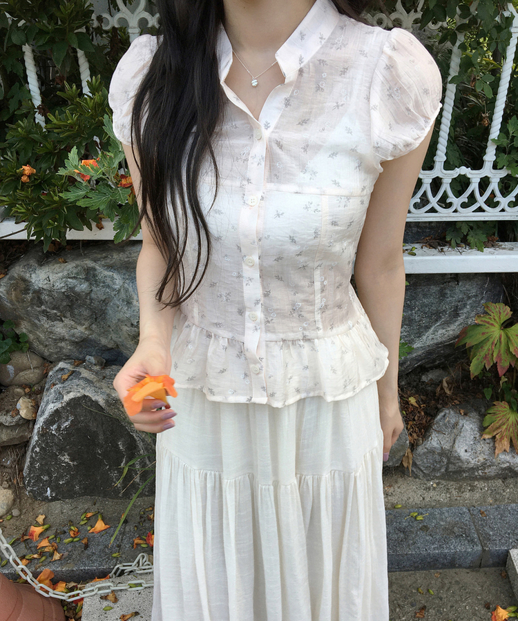 シンプルフラワーシアー半袖ブラウス CREAM BEIGE