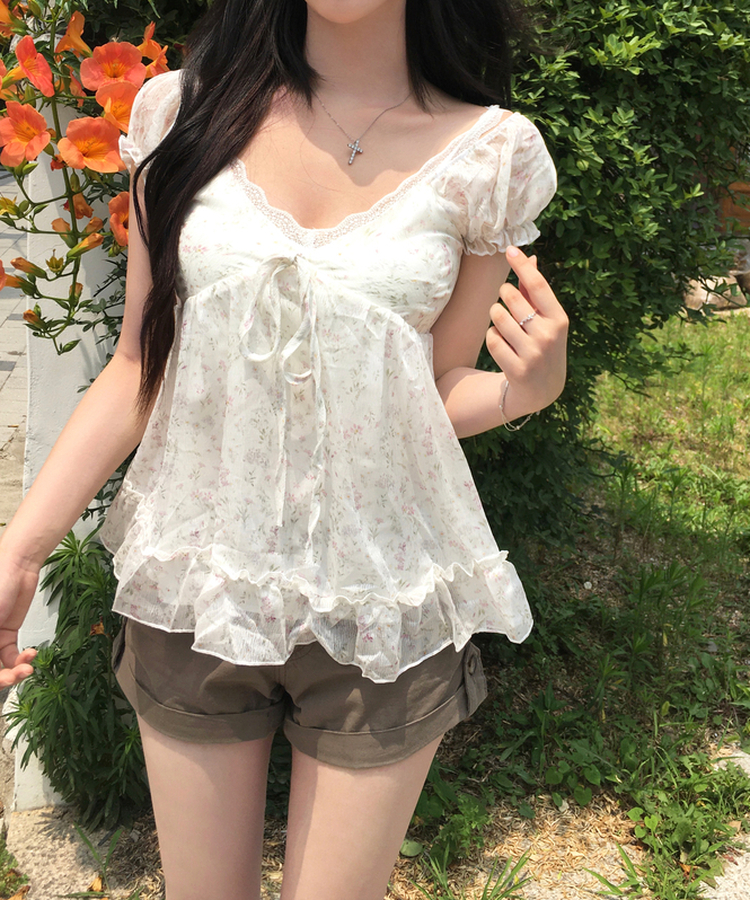 루네 플라워 나시 블라우스 브이넥 스모크밴딩 퍼프 리본 프릴 플레어 뷔스티에 데이트룩 모리걸 레이어드 빈티지 여름신상여름블라우스 아이보리