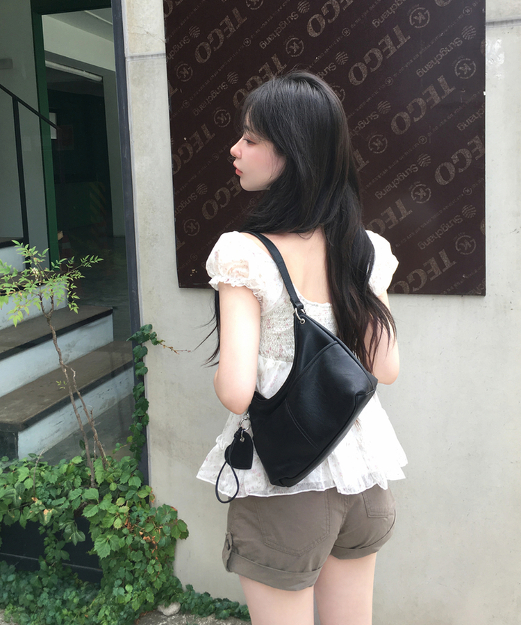 루네 플라워 나시 블라우스 브이넥 스모크밴딩 퍼프 리본 프릴 플레어 뷔스티에 데이트룩 모리걸 레이어드 빈티지 여름신상여름블라우스 아이보리