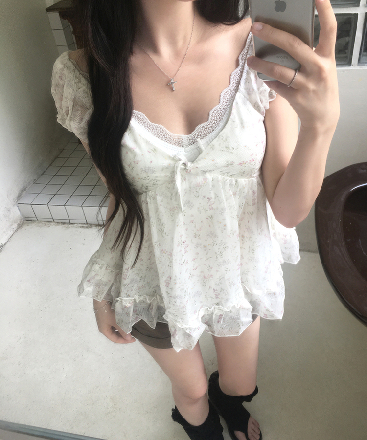 루네 플라워 나시 블라우스 브이넥 스모크밴딩 퍼프 리본 프릴 플레어 뷔스티에 데이트룩 모리걸 레이어드 빈티지 여름신상여름블라우스 아이보리
