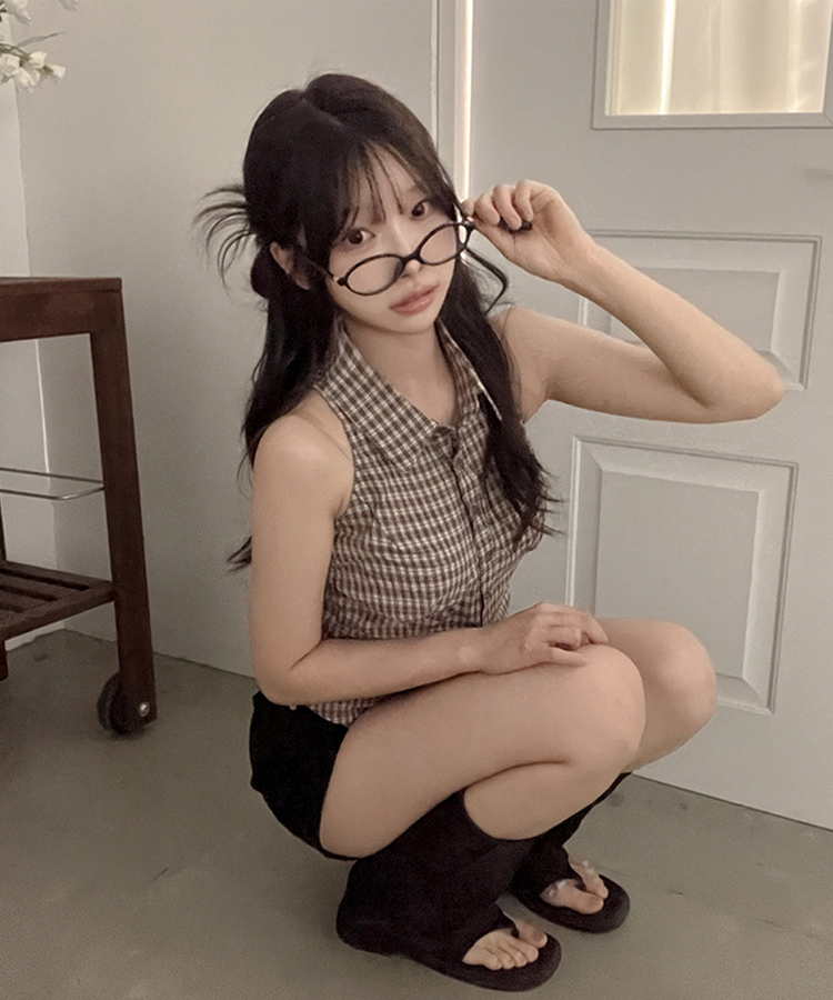 투야 백버클 슬림 체크 카라 셔츠 나시 브라운