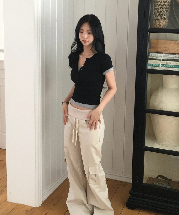 코코 배색 일체형 유넥 버튼 반팔티셔츠 4color 블랙