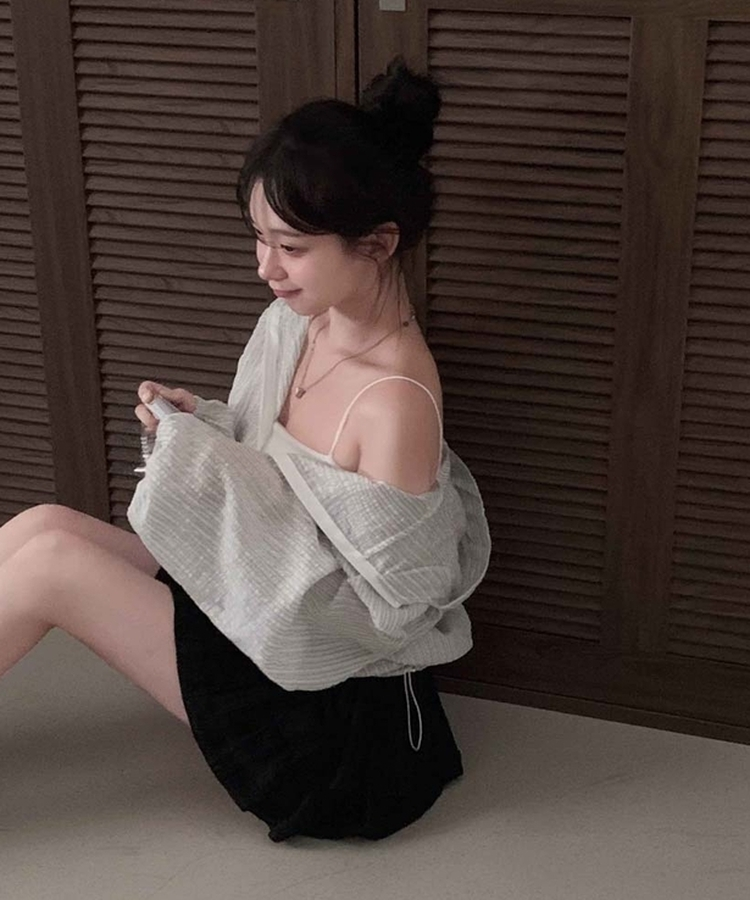 꿉꿉함 제로보송이 스트라이프 후드 스트링 루즈핏 여름 바람막이 점퍼 차콜