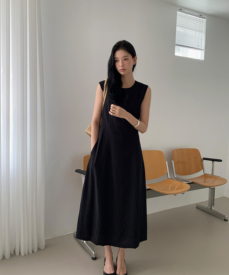 ナイロンスリムキャミソールロングワンピース BLACK
