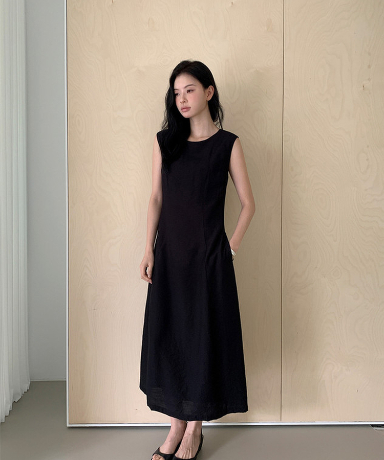 ナイロンスリムキャミソールロングワンピース BLACK