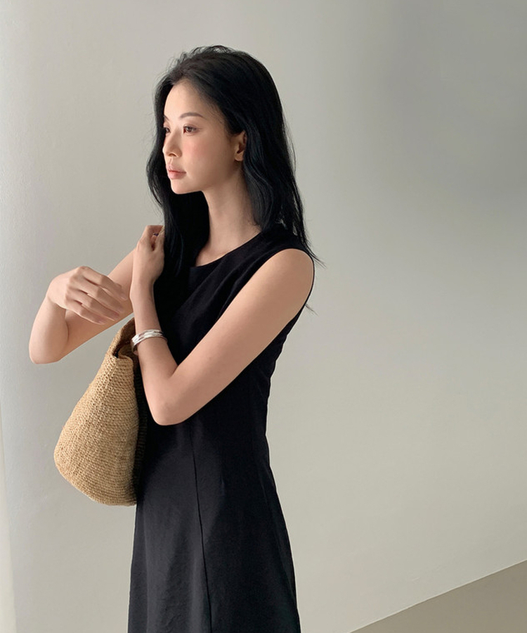 ナイロンスリムキャミソールロングワンピース BLACK