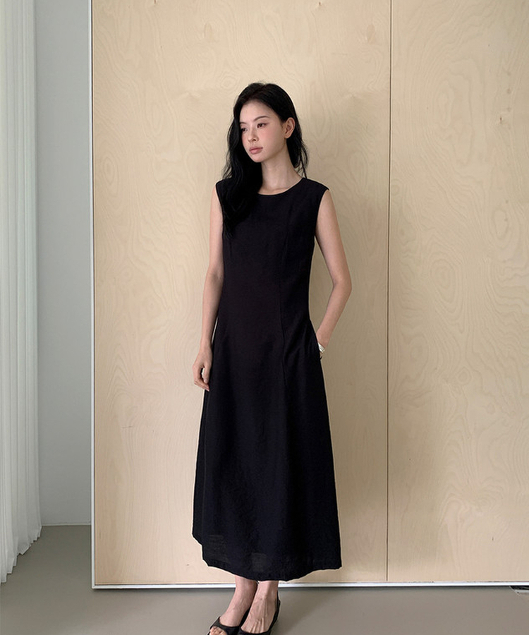 ナイロンスリムキャミソールロングワンピース BLACK