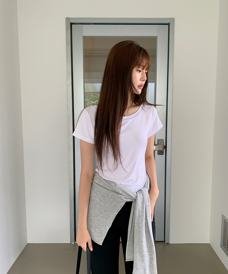 オフショルダー半袖Tシャツ IVORY