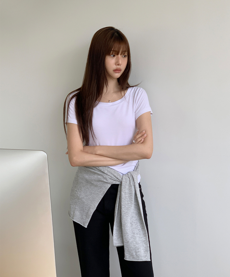 オフショルダー半袖Tシャツ IVORY