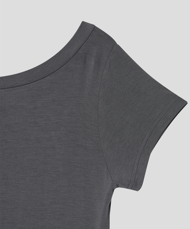 オフショルダー半袖Tシャツ