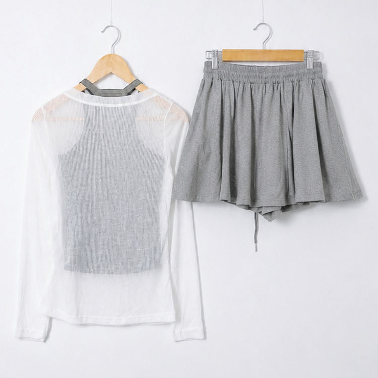 【SET】ニットTシャツ＋キャミソール＋スカートパンツ