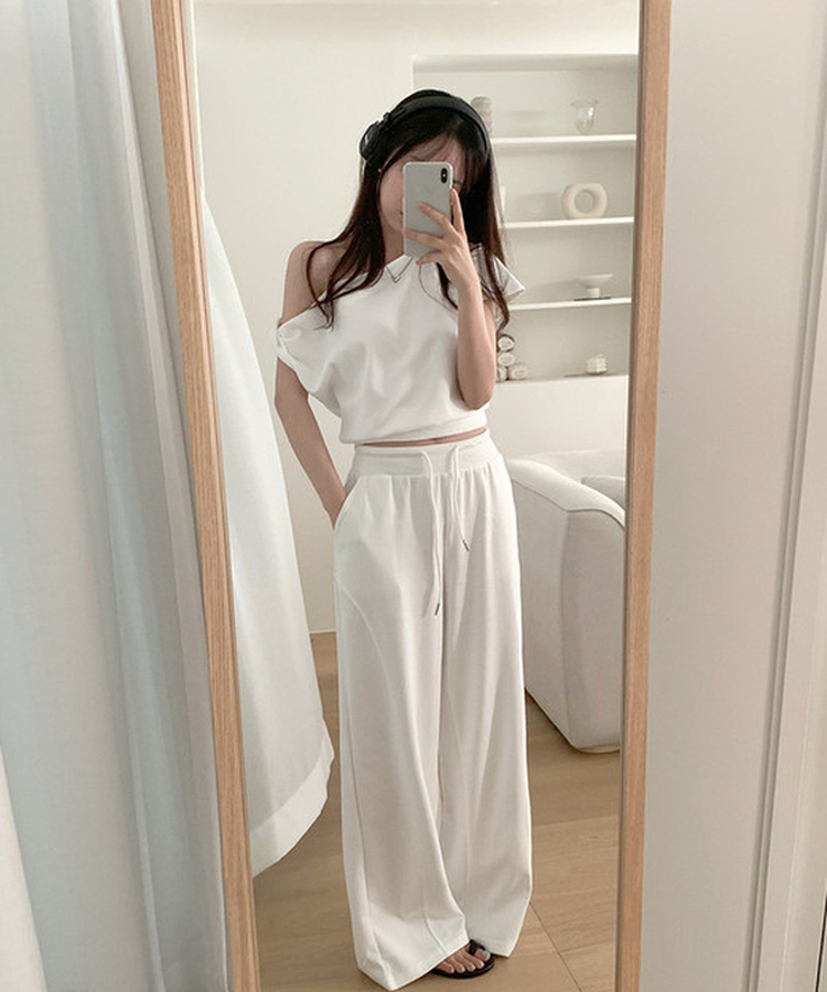 Bae ホワイト 2ピースセット S SET】トレーニングセットアップ｜ツーピース｜韓国ファッション通販 SONA