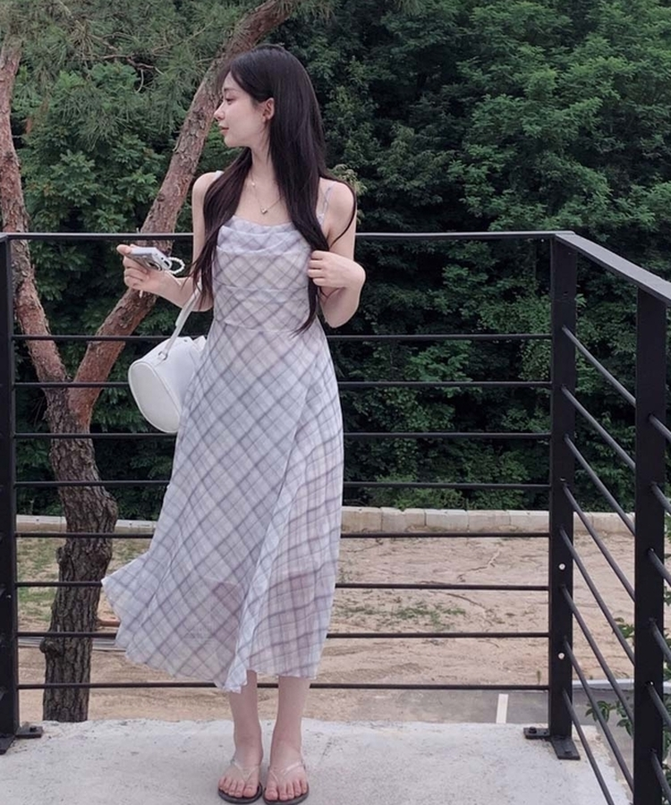 한겹한겹 원단부터 고급스러운바이올렛 체크 드레이프 롱 나시 원피스 연보라
