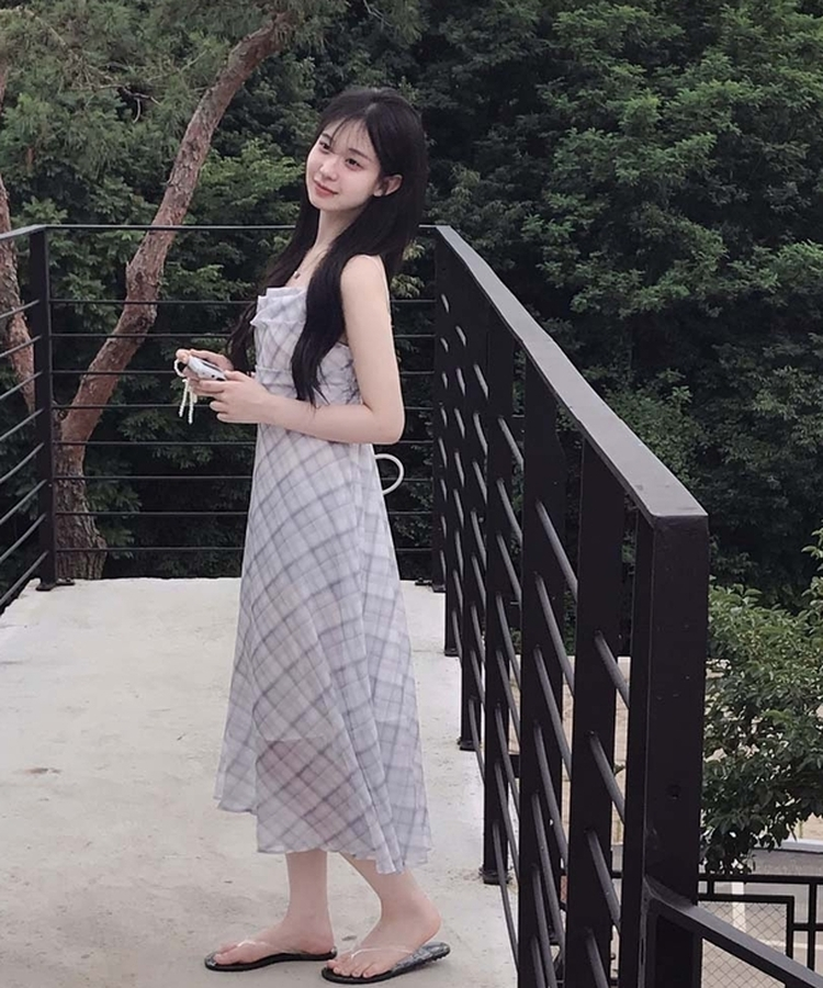 한겹한겹 원단부터 고급스러운바이올렛 체크 드레이프 롱 나시 원피스 연보라