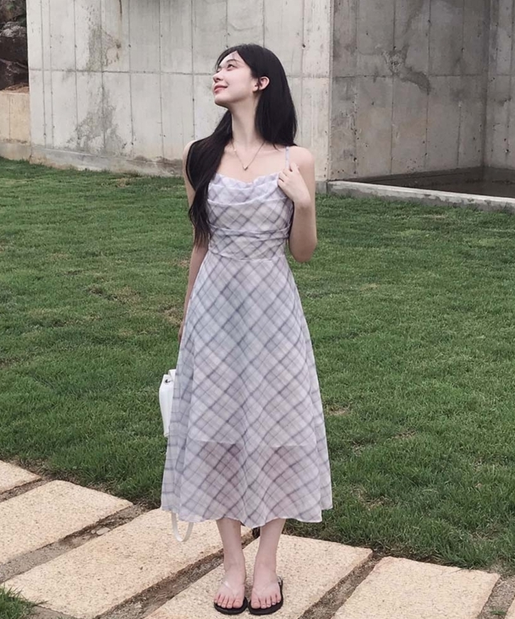 한겹한겹 원단부터 고급스러운바이올렛 체크 드레이프 롱 나시 원피스 연보라