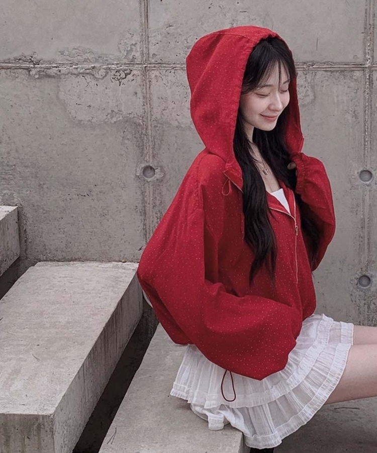 귀여움퀄리티 보장에이쁠 루즈핏 후드 도트 스트링 바람막이 점퍼 레드