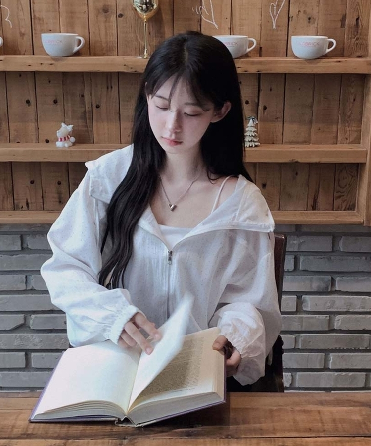 귀여움퀄리티 보장에이쁠 루즈핏 후드 도트 스트링 바람막이 점퍼 화이트