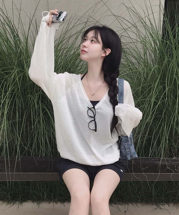 한여름까지 살탐방지모데 브이넥 썸머 루즈핏 얇은 긴팔 니트 아이보리