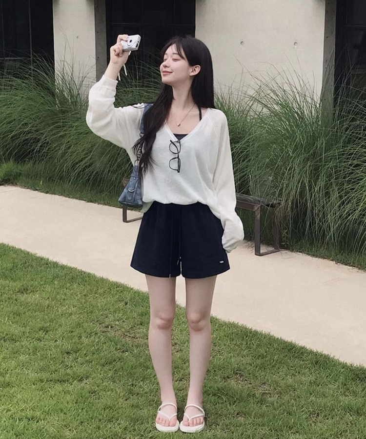 한여름까지 살탐방지모데 브이넥 썸머 루즈핏 얇은 긴팔 니트 아이보리