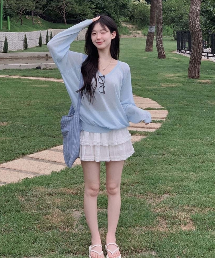 한여름까지 살탐방지모데 브이넥 썸머 루즈핏 얇은 긴팔 니트 아이스블루