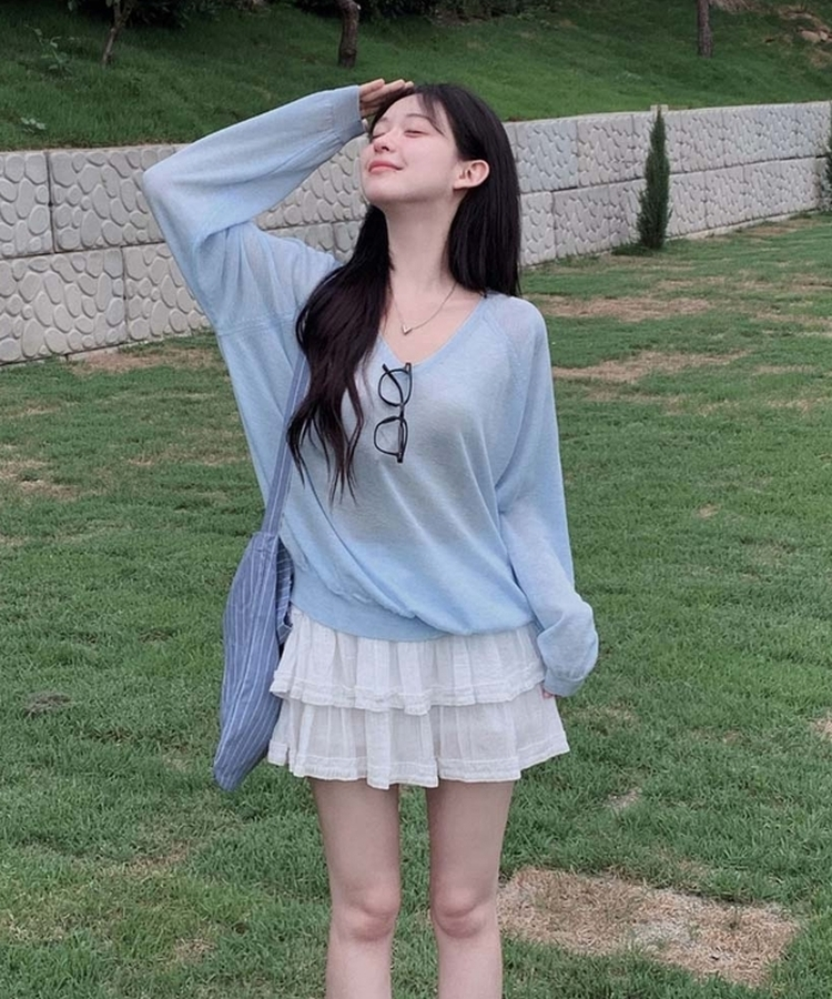 한여름까지 살탐방지모데 브이넥 썸머 루즈핏 얇은 긴팔 니트 아이스블루