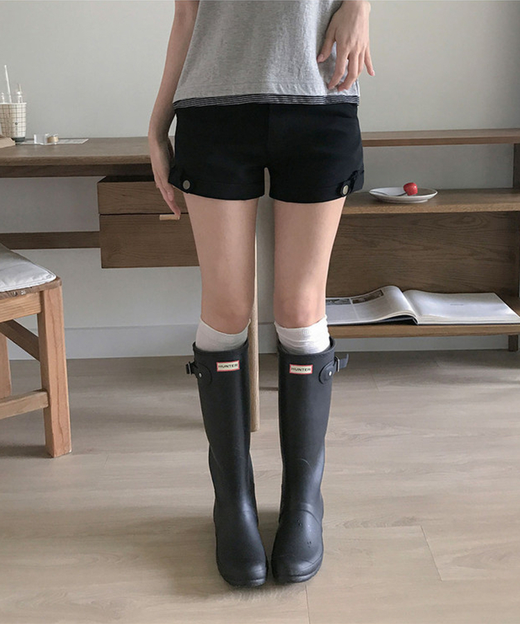 모놀 롤업 밑단 버튼 스판 숏 팬츠 여름 여름숏팬츠 블랙