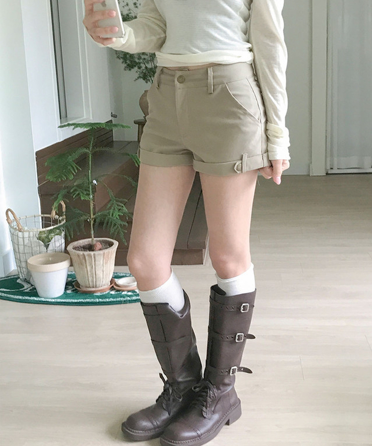 모놀 롤업 밑단 버튼 스판 숏 팬츠 여름 여름숏팬츠 베이지