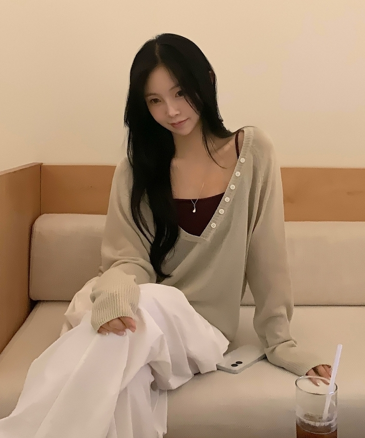 널디 레이어드 헨리넥 버튼 딥브이넥 루즈핏 린넨니트 4color 베이지