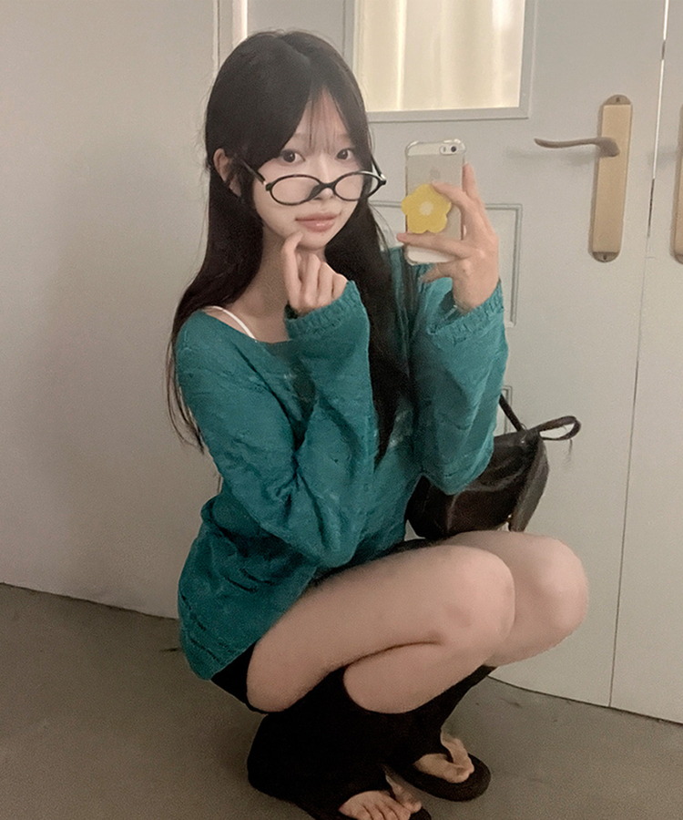 메이비 입술넥 오프숄더 시스루 루즈핏 니트 아쿠아