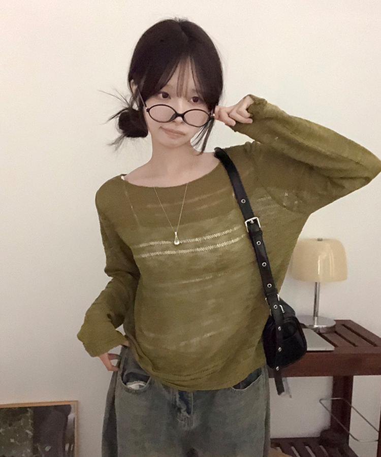 메이비 입술넥 오프숄더 시스루 루즈핏 니트 카키