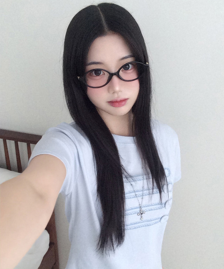 Uネックナポレオン刺繍クロップTシャツ｜半袖Tシャツ｜韓国 