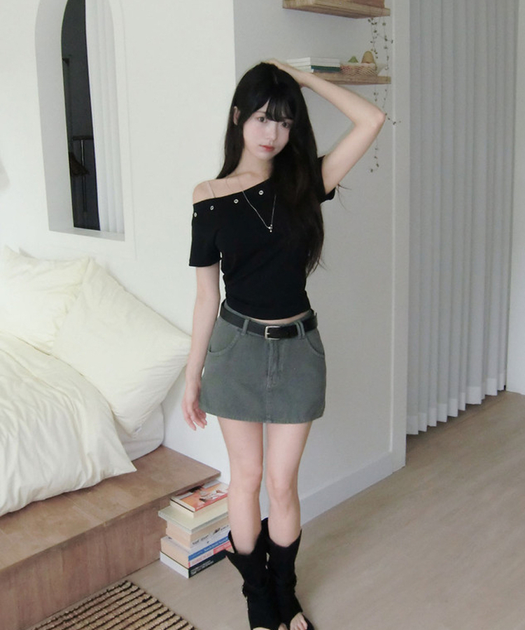 니커 보트넥 아일렛 펀칭 슬림핏 반팔 티셔츠 블랙