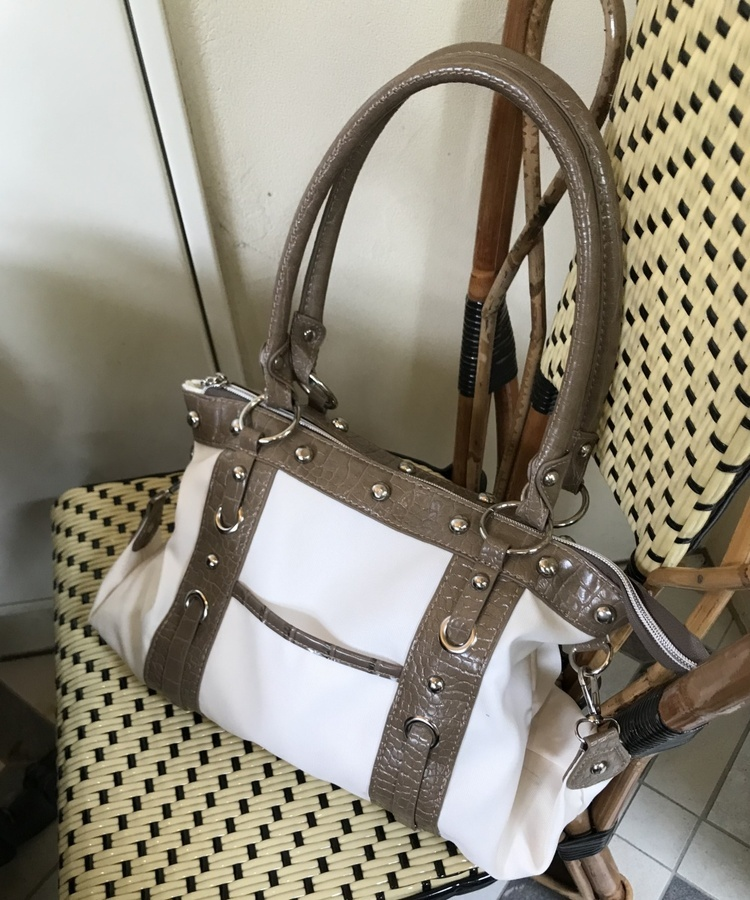ヴィンテージスタッズベルトバック BEIGE