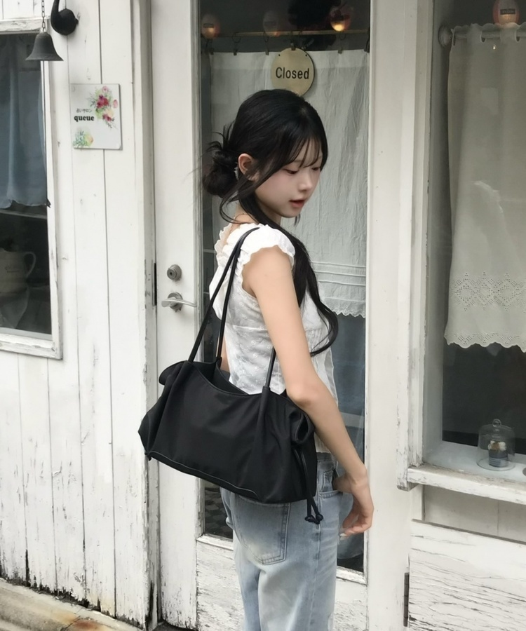 絞りデザインショルダーバッグ BLACK